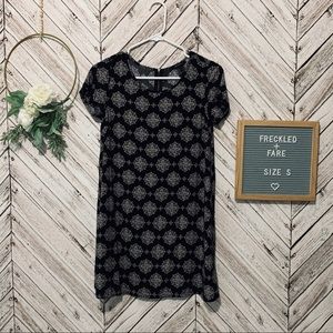 Forever 21 black and cream printed shift dress